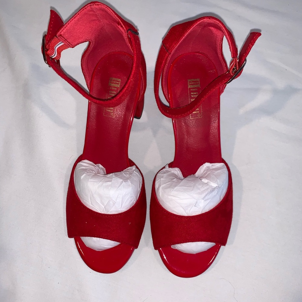 NWOT Red low heeled sandals with ankle straps